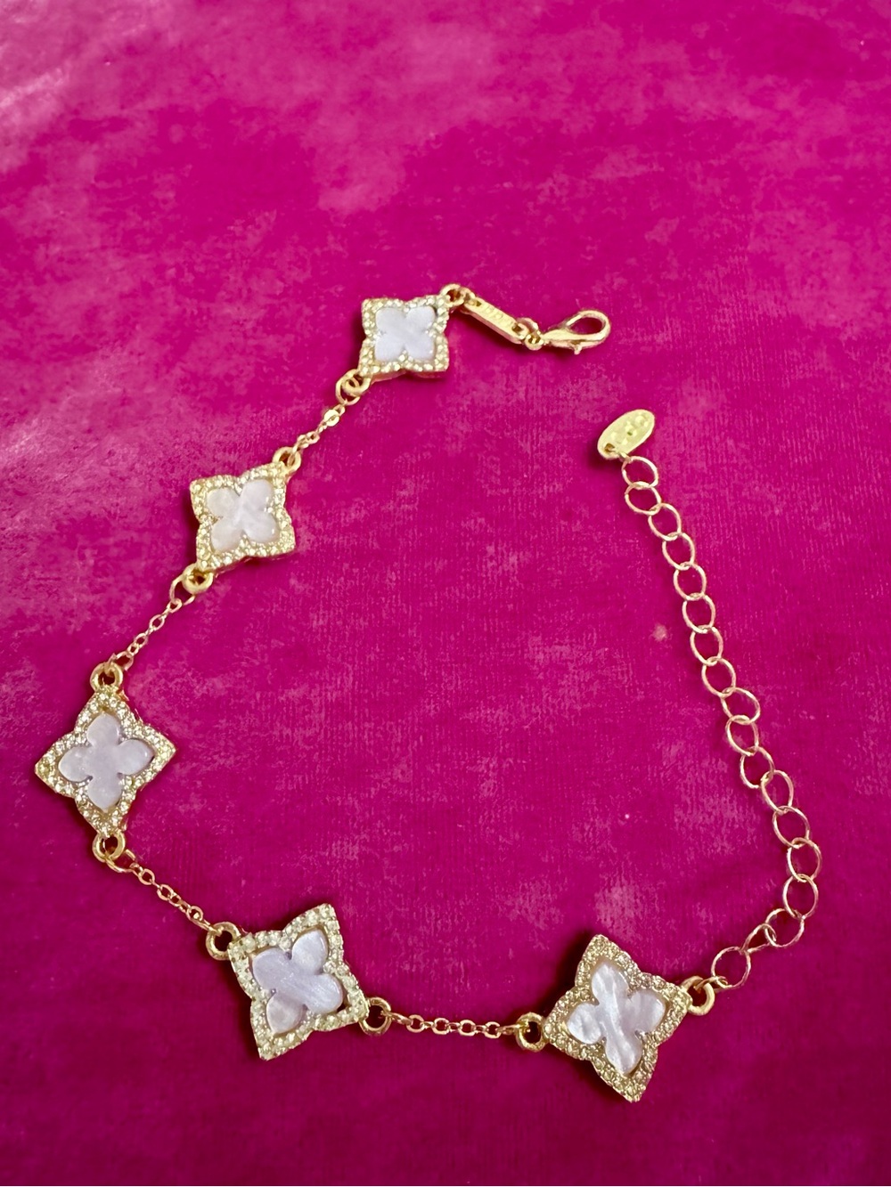 Gold Plated White Flower Clover Link Bracelet